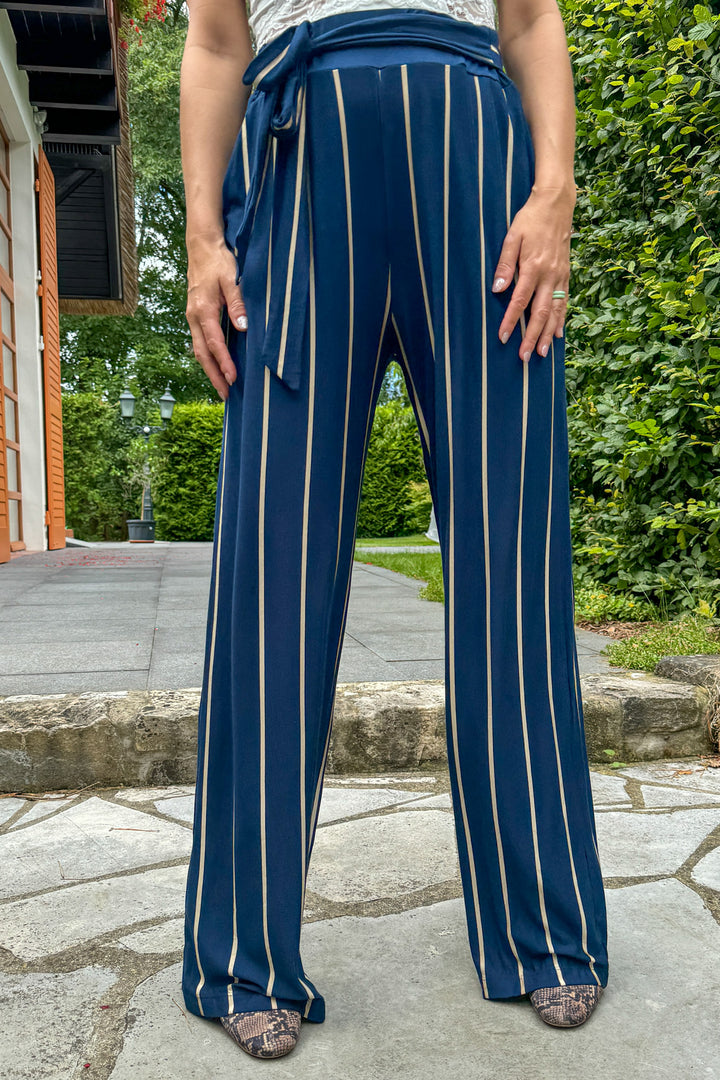 Weiche Loungehose – Marineblau mit goldenen Streifen