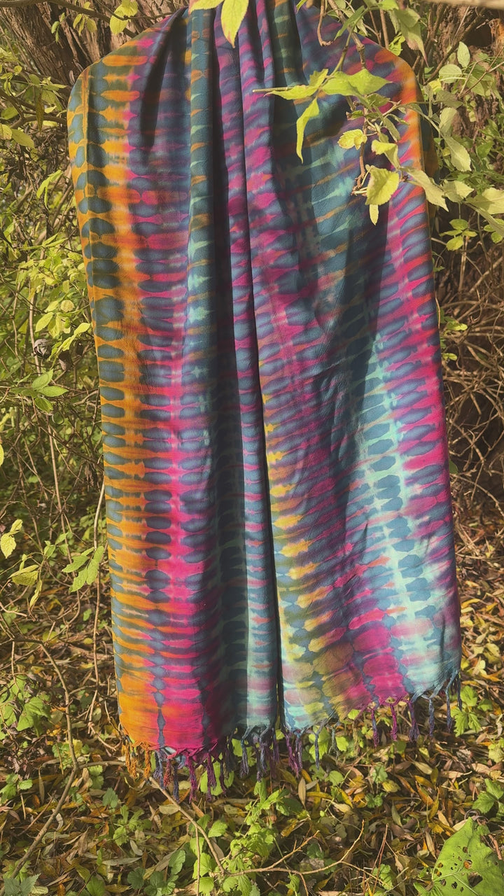 Stort Tørklæde - Tie Dye - Blue Rainbow